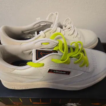 Reebok HOT ONES 스니커즈 화이트/라임