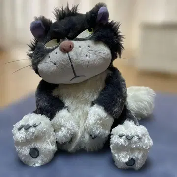 루시퍼 앉아 봉제 인형