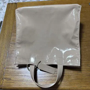 베이지 광택 토트백 중형