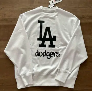 [미사용 새상품] MLB 맨투맨 LA 다저스 L 사이즈 자수