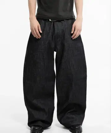 MENES Janome Raw Baggy Jeans - Black