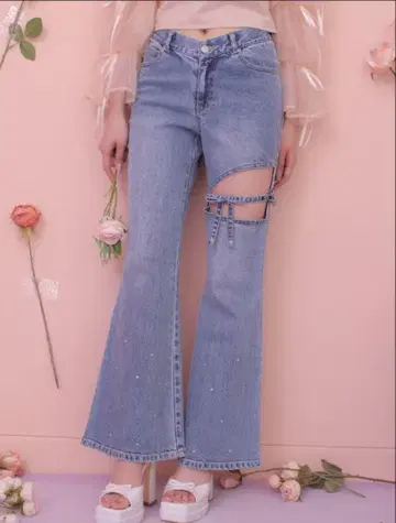 mmeeme V-line waist ribbon flared denim