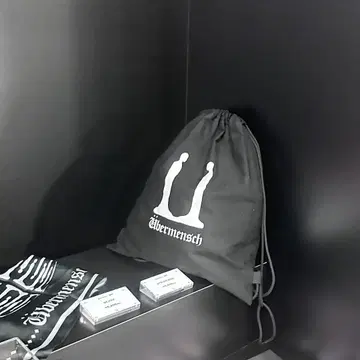 G-Dragon 위버멘쉬 스트링 백