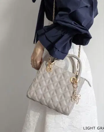 란다 라이트 그레이 퀼팅 숄더백 핸드백 2WAY