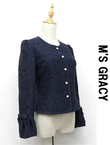 E440/M'S GRACY 노카라 자켓 숏 꽃무늬 엠보싱
