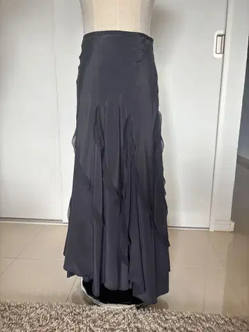 다나 캐런 실크 롱 스커트