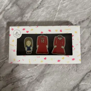 TWICE LAND 사나 핀 배지