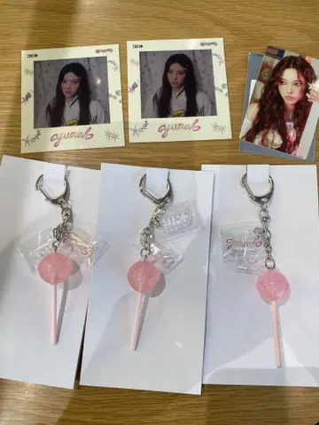 ILLIT 유나 YUNAH 팝업 스토어 키링 필름 사진