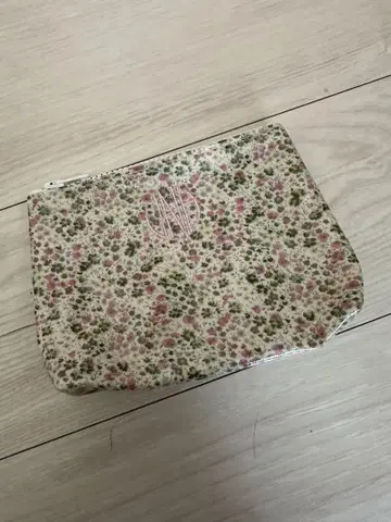 JNH 파우치