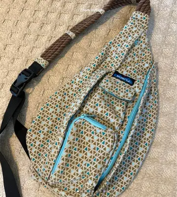 KAVU 카부 로프 슬링백 기하학 패턴