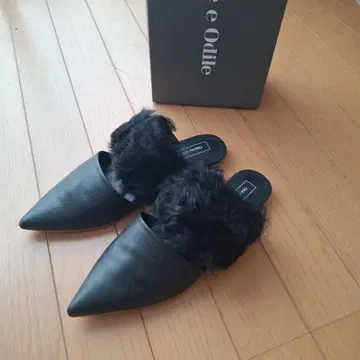 오데뜨 앤 오딜 퍼 샌들 퍼 뮬 플랫 샌들