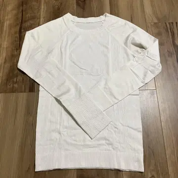 lululemon 화이트 리브 긴팔 상의 사이즈 4