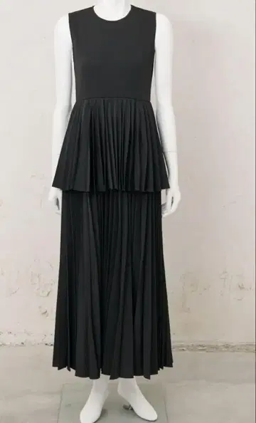 [ jemm.atelier ] 레이어드 플리츠 슬리브리스 원피스