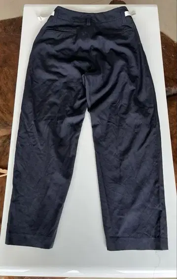 by.H 네이비 플리츠 슬랙스