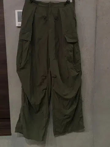 파라슈트 팬츠