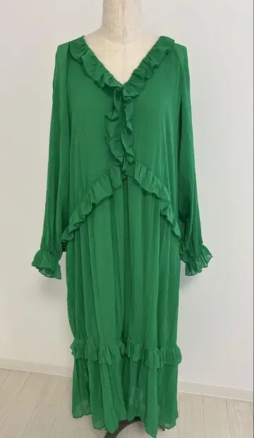 새상품 zara 프릴 달린 그린 원피스