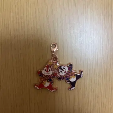 칩과 데일 메탈 키링