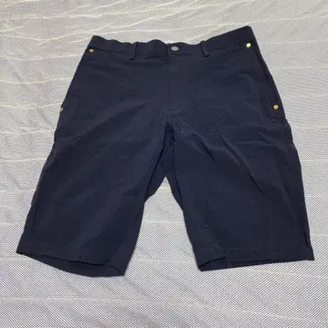 새상품급 MUNSING WEAR 먼싱웨어 하프 팬츠 네이비 계열