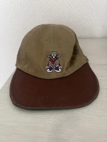 레프트 얼론 리버서블 캡