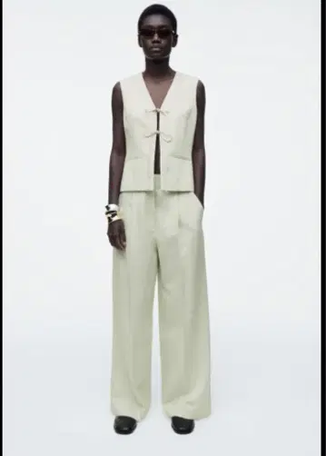 COS 와이드 턱 팬츠