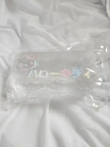 클리어 헬로키티 로고 스퀴즈