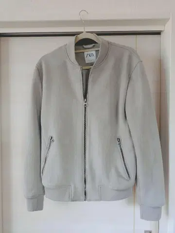 ZARA 라이트 그레이 스웨이드풍 블루종 남성용 사이즈 M