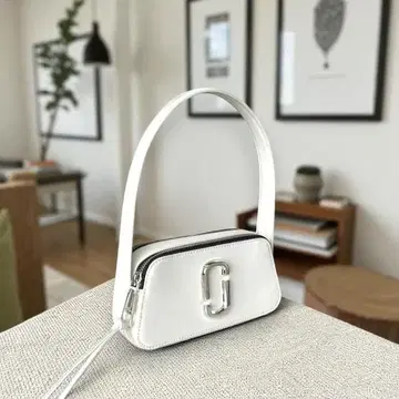 [ 새상품 ] MARC JACOBS The Slingshot 숄더백