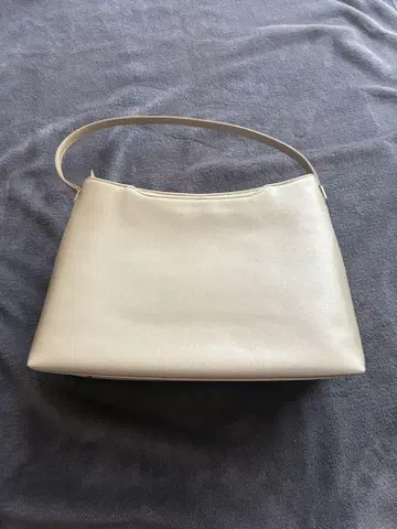 아이보리 숄더백