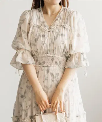 [선착순] CLETTE 오리지널 버터플라이 패턴 프릴 사용 플리츠 원피스