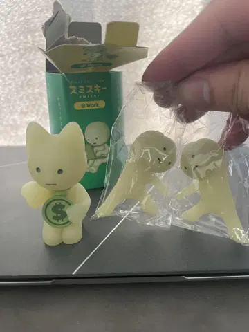 스미스키 시크릿 앳 워크