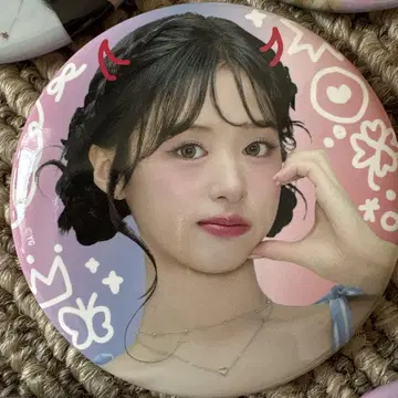 BABYMONSTER 팝업 아현 배지 베비몬