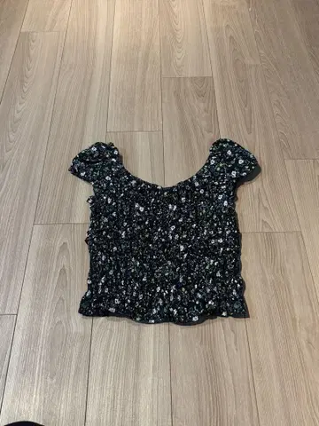 꽃무늬 프릴 반팔 상의 MOUSSY