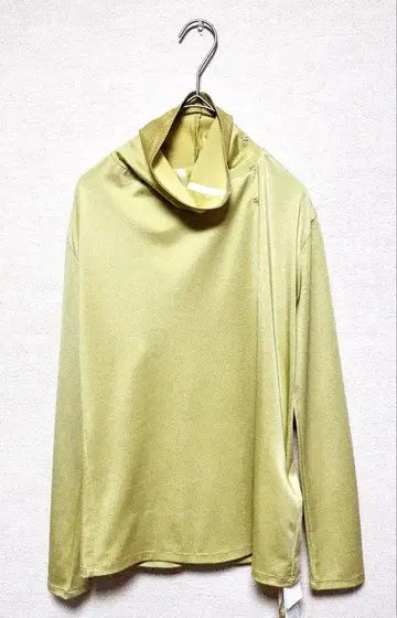 새상품 IRENE 디자인 터틀 티셔츠 브로치 포함 36