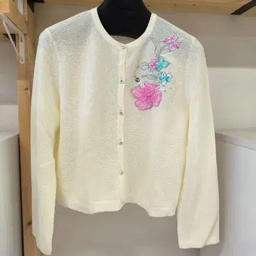 LEONARD 크림색 꽃무늬 자수 긴팔 가디건