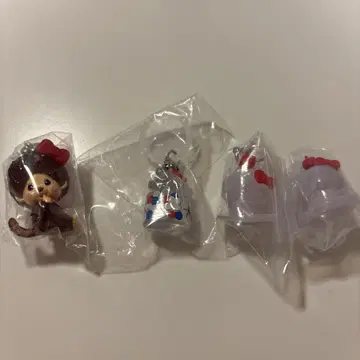 몬치치 x 헬로키티 메지루시 액세서리