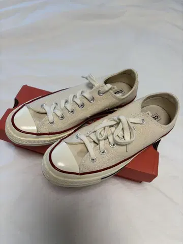 Converse 척테일러 스니커즈