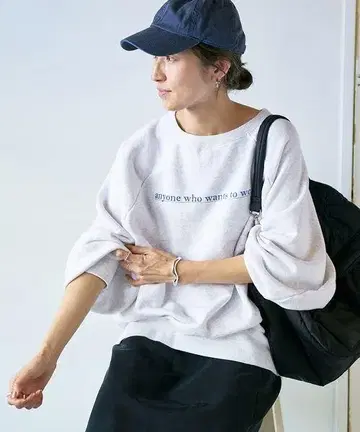 haru x FRAMeWORK 로고 맨투맨