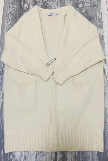 룰루 윌비 아이보리 라쿤 가디건
