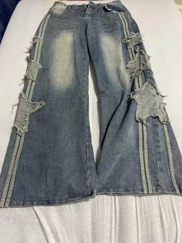 L 사이즈 데미지 가공 와이드 레그 데님 팬츠