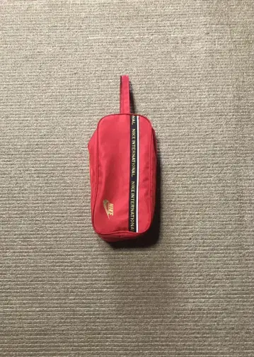 90s NIKE shoe case
