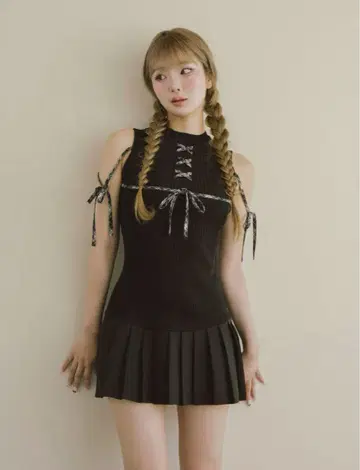 다리치 도킹 레이스업 미니 원피스