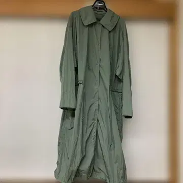 후드 부착 그린 롱 코트 레인코트 유니클로 사이즈 M