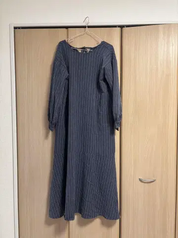 네이비 스트라이프 긴팔 A라인 원피스 안티카
