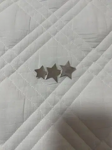 himself STARS BROACH