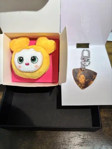 TWICE 지효 피크 키링 봉제 인형 반지 세트