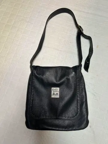 랑그리츠 가죽 포스탈 파우치 고트