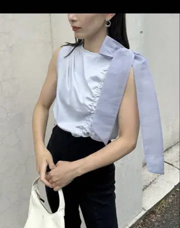 새상품 SNIDEL 벨로아 리본 개더 컷 풀오버 슬리브리스 티셔츠