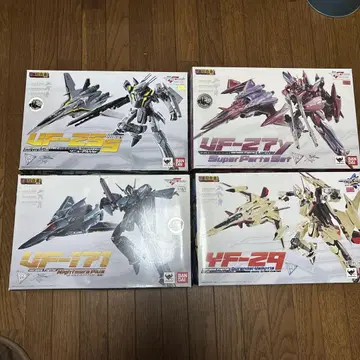 마크로스 프론티어 DX 초합금 4체 세트!