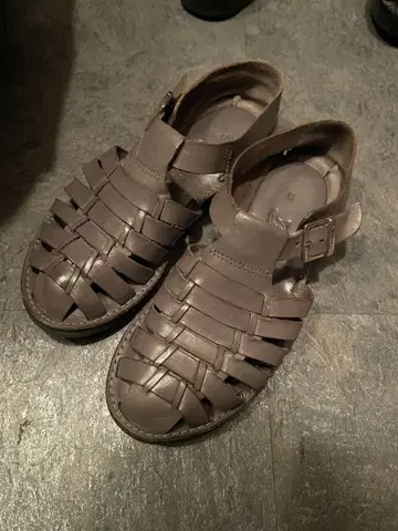Brand X 구르카 샌들