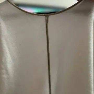 화이트 스트라이프 밑단 상의